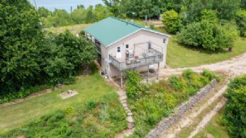 North Ridge Farm, Big Bay, Georgian Bluffs, Ontario - Country homes for sale and luxury real estate including horse farms and property in the Caledon and King City areas near Toronto