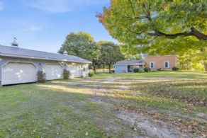 3-bay Garage - Country homes for sale and luxury real estate including horse farms and property in the Caledon and King City areas near Toronto