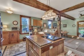 Country Kitchen - Country homes for sale and luxury real estate including horse farms and property in the Caledon and King City areas near Toronto