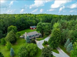 Renovated Vandorf Country Home, Whitchurch-Stouffville, Ontario - Country homes for sale and luxury real estate including horse farms and property in the Caledon and King City areas near Toronto