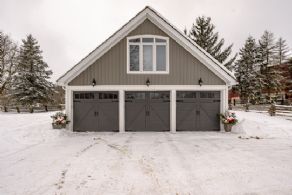 Sleepy Hollow Farm, Mono, Ontario - Country homes for sale and luxury real estate including horse farms and property in the Caledon and King City areas near Toronto