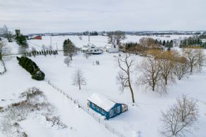 Farmhouse on the 8th Concession, King, Ontario - Country homes for sale and luxury real estate including horse farms and property in the Caledon and King City areas near Toronto
