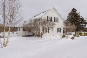 Farmhouse on the 8th Concession, King, Ontario - Country homes for sale and luxury real estate including horse farms and property in the Caledon and King City areas near Toronto