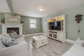Farmhouse on the 8th Concession, King, Ontario - Country homes for sale and luxury real estate including horse farms and property in the Caledon and King City areas near Toronto