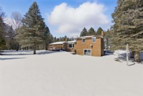 Mid-century South Mono, Ontario - Country homes for sale and luxury real estate including horse farms and property in the Caledon and King City areas near Toronto