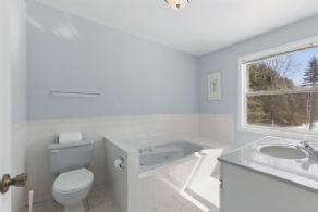 Main Floor 4-piece Bathroom - Country homes for sale and luxury real estate including horse farms and property in the Caledon and King City areas near Toronto