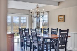Kitchen Dining Area - Country homes for sale and luxury real estate including horse farms and property in the Caledon and King City areas near Toronto