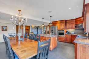 Kitchen - Country homes for sale and luxury real estate including horse farms and property in the Caledon and King City areas near Toronto