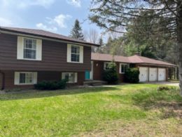 Mid-century South Mono - Country Homes for sale and Luxury Real Estate in Caledon and King City including Horse Farms and Property for sale near Toronto
