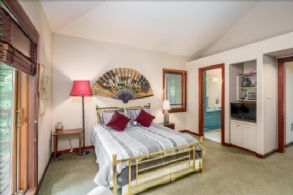 Guest Room - Country homes for sale and luxury real estate including horse farms and property in the Caledon and King City areas near Toronto