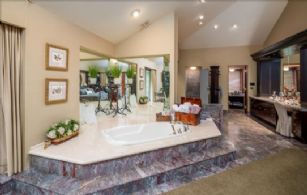 Soaker Tub - Country homes for sale and luxury real estate including horse farms and property in the Caledon and King City areas near Toronto