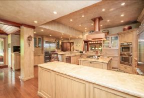 Renovated Kitchen - Country homes for sale and luxury real estate including horse farms and property in the Caledon and King City areas near Toronto