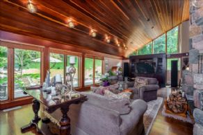 Woodsend, Aurora, 20 Woodsend Crescent, Aurora, Ontario - Country homes for sale and luxury real estate including horse farms and property in the Caledon and King City areas near Toronto