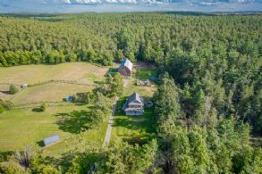 Original Woodrow Homestead , Oro-Medonte, Ontario - Country homes for sale and luxury real estate including horse farms and property in the Caledon and King City areas near Toronto