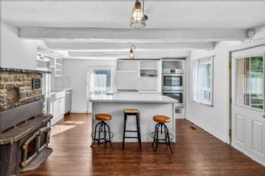 Caledon Log Cabin, Ontario - Country homes for sale and luxury real estate including horse farms and property in the Caledon and King City areas near Toronto