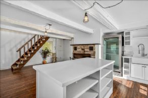 Caledon Log Cabin, Ontario - Country homes for sale and luxury real estate including horse farms and property in the Caledon and King City areas near Toronto