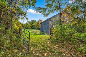 Caledon Log Cabin, Ontario - Country homes for sale and luxury real estate including horse farms and property in the Caledon and King City areas near Toronto