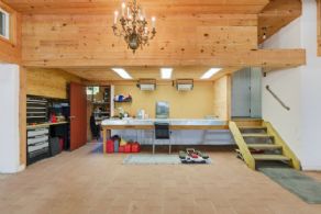 Heated workshop - Country homes for sale and luxury real estate including horse farms and property in the Caledon and King City areas near Toronto