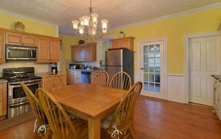 Kitchen - Country homes for sale and luxury real estate including horse farms and property in the Caledon and King City areas near Toronto