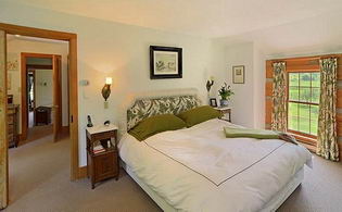 Master Bedroom and Change Room - Country homes for sale and luxury real estate including horse farms and property in the Caledon and King City areas near Toronto