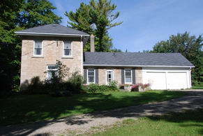 Stonehouse & Garage - Country homes for sale and luxury real estate including horse farms and property in the Caledon and King City areas near Toronto