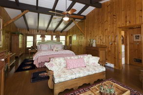 Master Bedroom - Country homes for sale and luxury real estate including horse farms and property in the Caledon and King City areas near Toronto