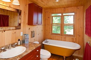 Main Cottage - 3 piece Bath - Country homes for sale and luxury real estate including horse farms and property in the Caledon and King City areas near Toronto