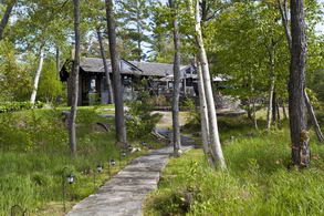 Main Lodge - Country homes for sale and luxury real estate including horse farms and property in the Caledon and King City areas near Toronto